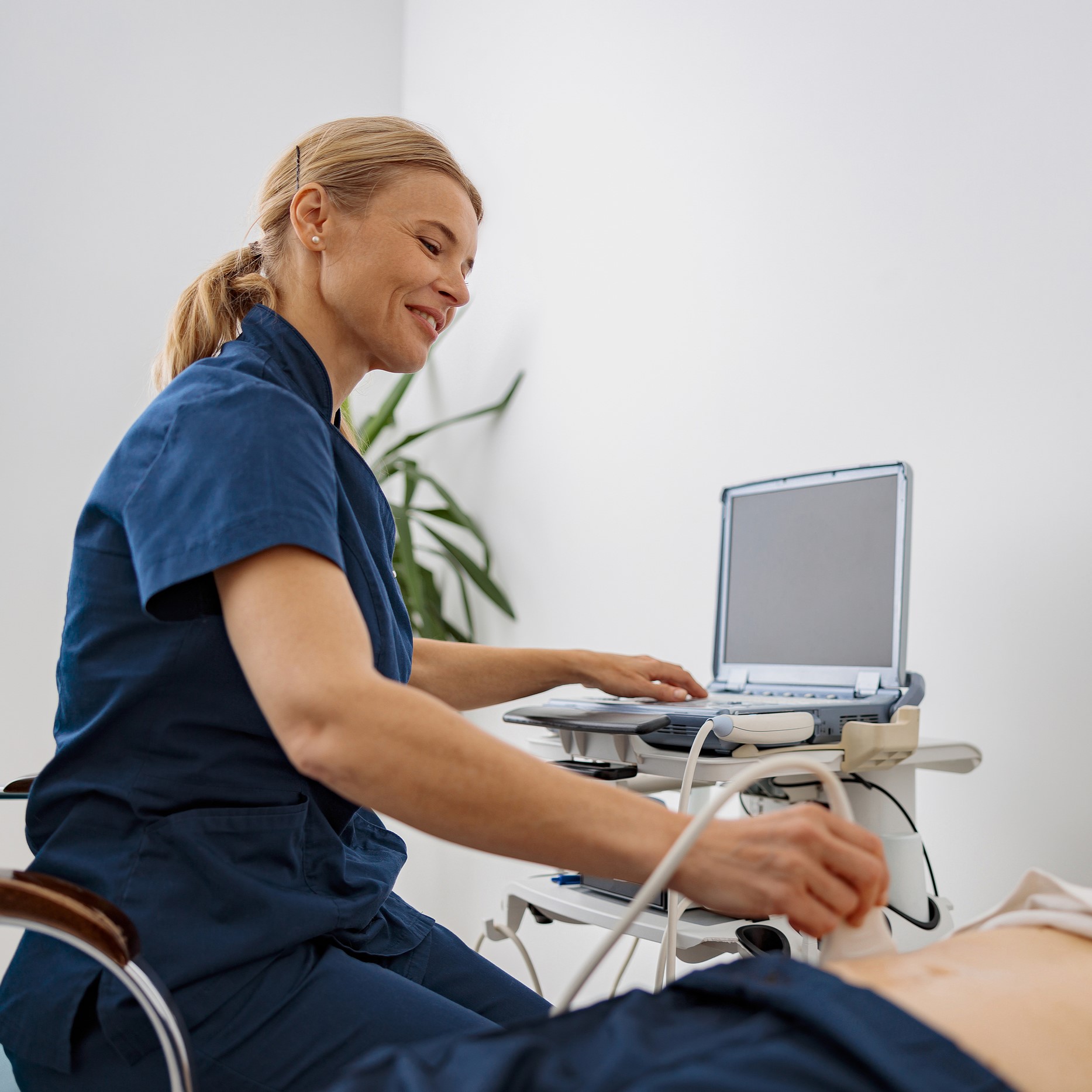 Free Ultrasounds A woman getting a free ultrasound in Shelton, Washington